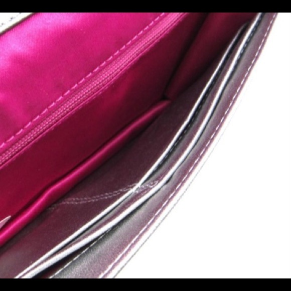 🪴EUC Coach WOC Flap bag🪴 - Picture 7 of 9